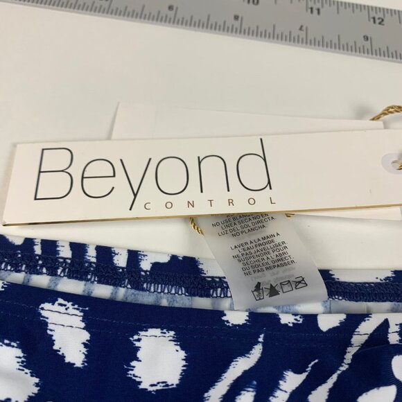 Beyond Control Womens Blue Animal Print High-Waist Bikini Swim Bottom Size 8 NWT - Picture 2 of 8